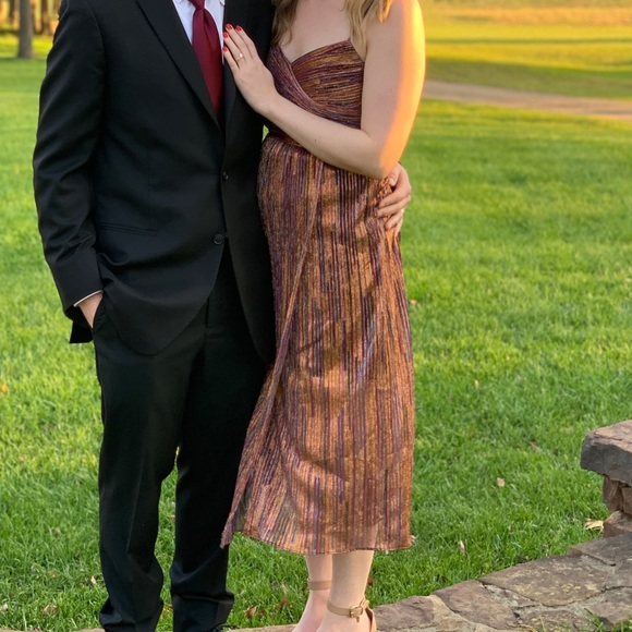 Aidan by Aidan Mattox metallic pleated dress - Picture 4 of 11